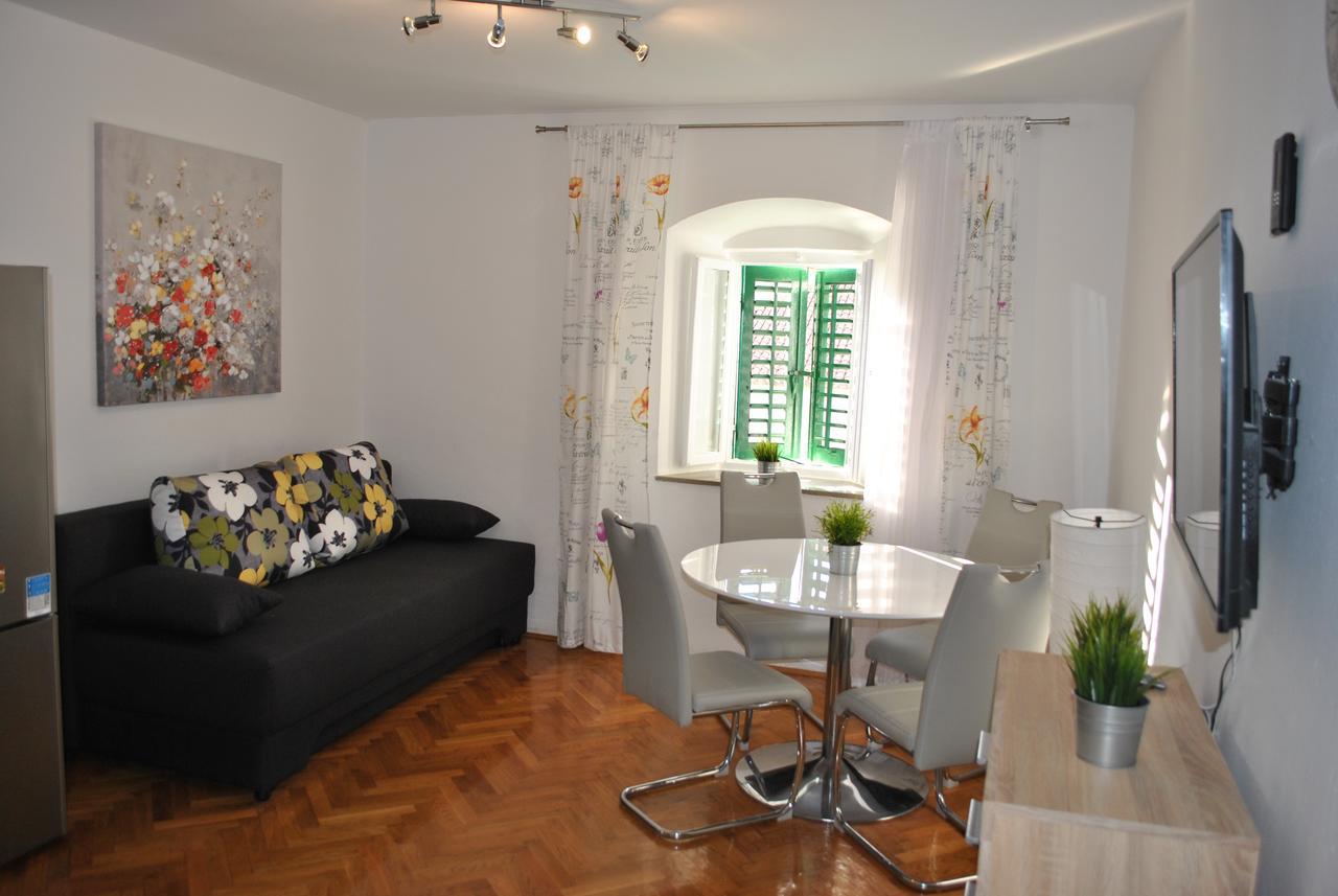 Apartment On The Square Makarska Extérieur photo