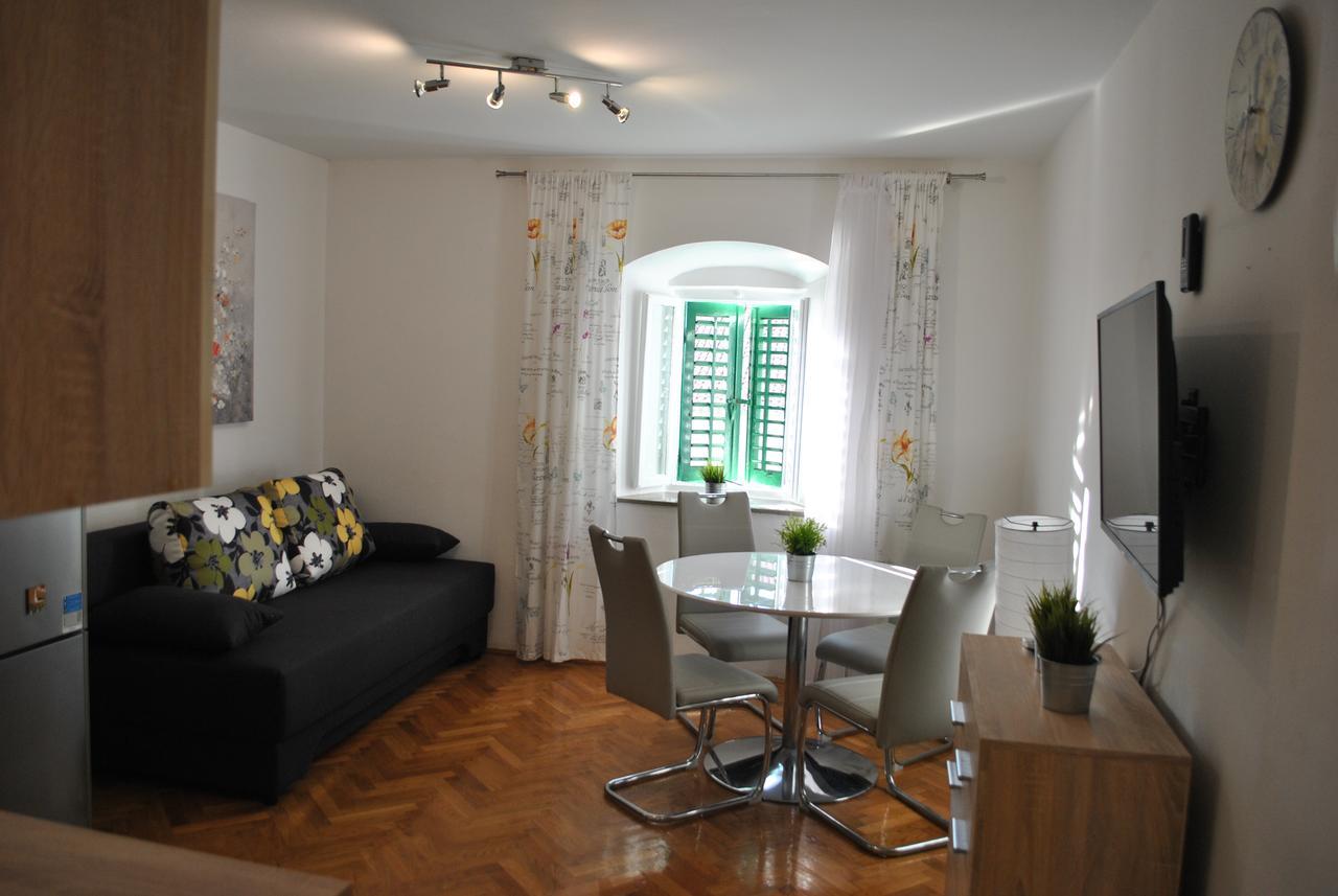 Apartment On The Square Makarska Extérieur photo