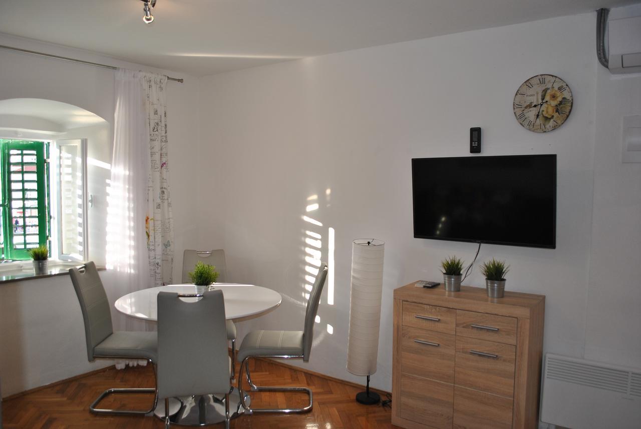 Apartment On The Square Makarska Extérieur photo
